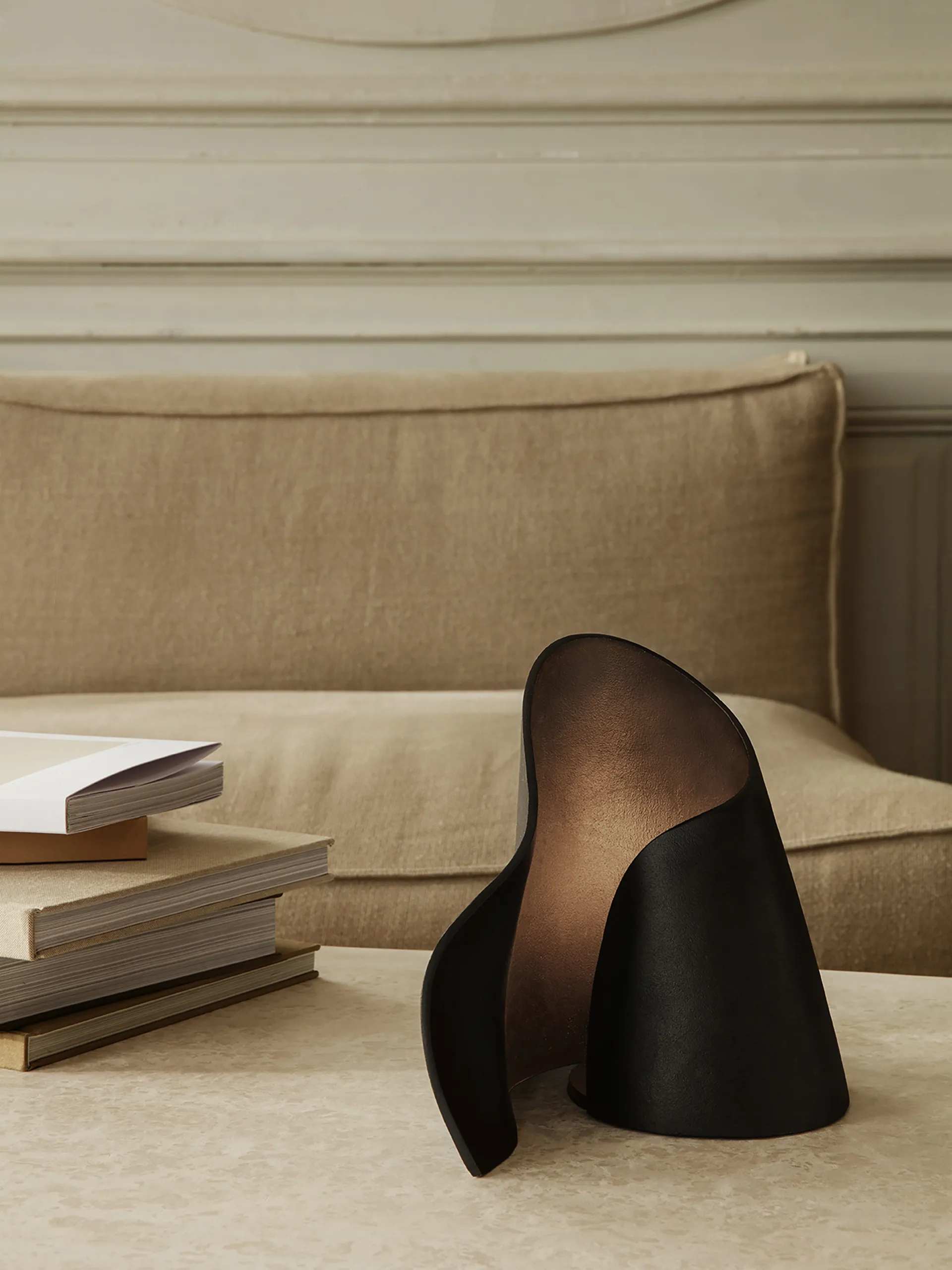 Oyster bordslampa, Black Ferm Living