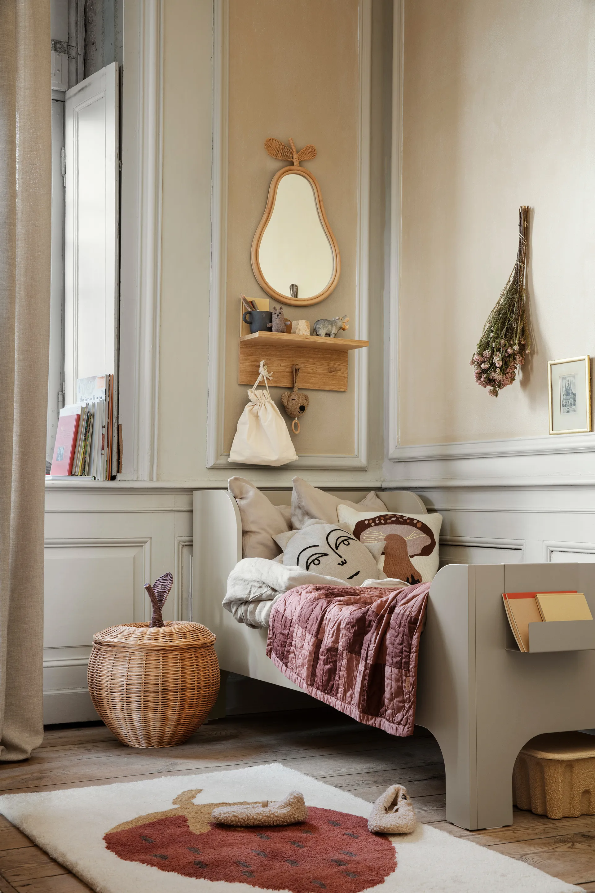 Place Rack knopplist hylla ek, Small Ferm Living