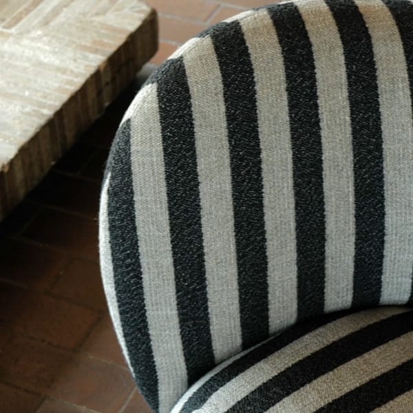 Rico lounge chair fåtölj, Louisiana sand black Ferm Living