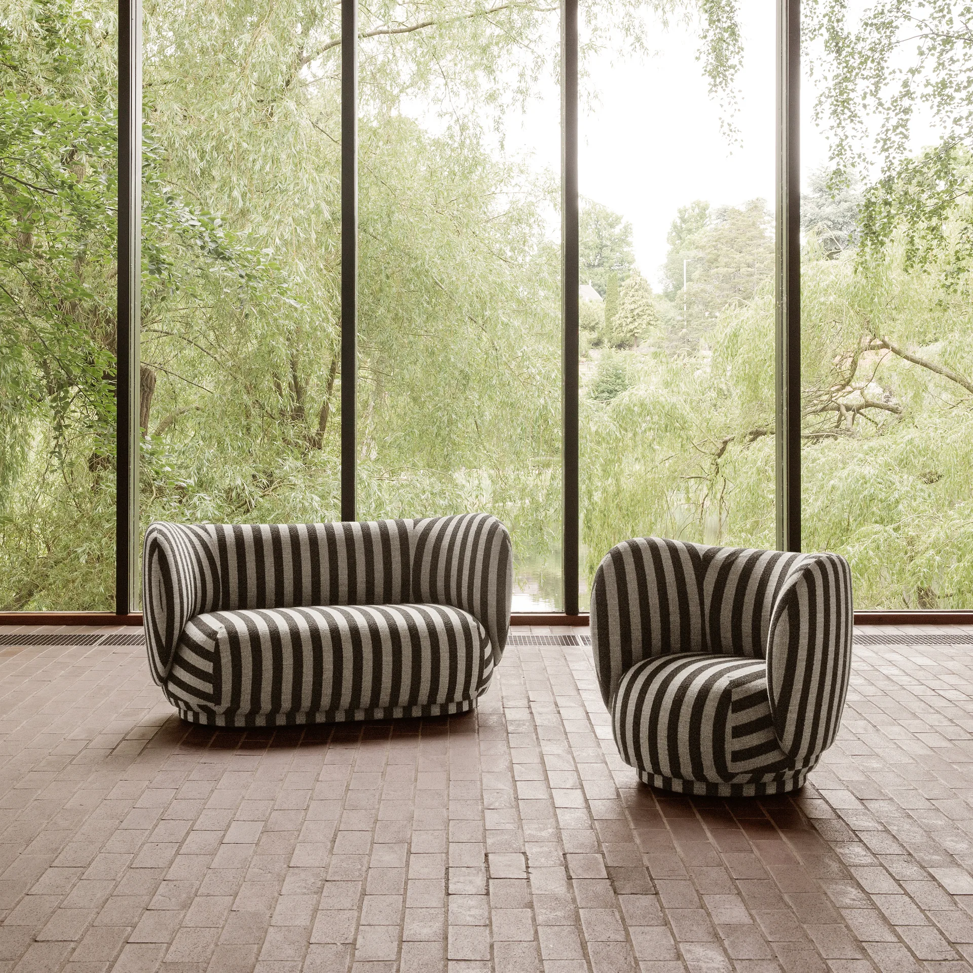 Rico soffa 2-sits, Louisiana sand black Ferm Living