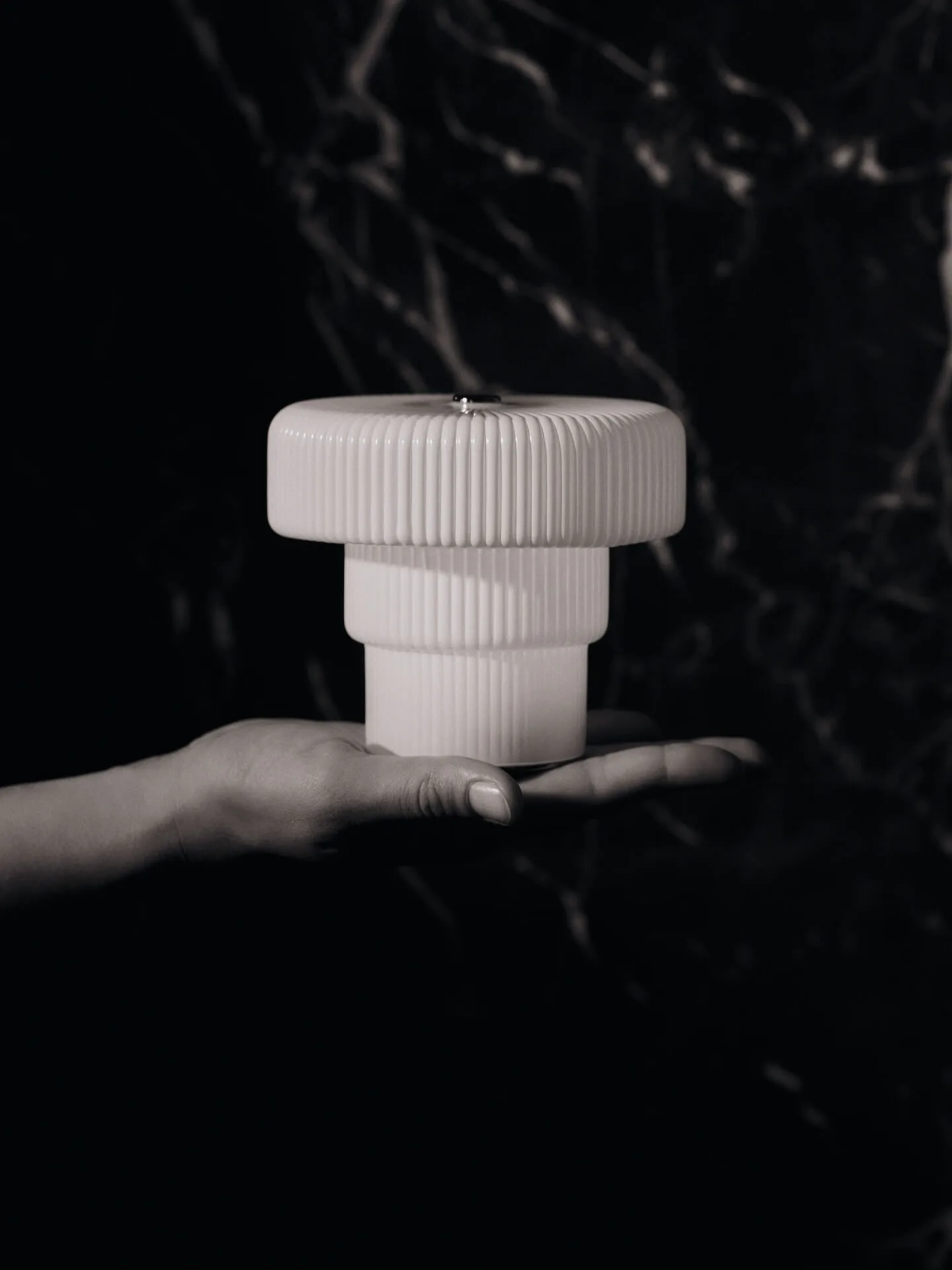 Ripple portabel bordslampa 10 cm, White Ferm Living
