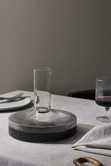 Ripple vinkaraff - Smoked Grey - Ferm Living