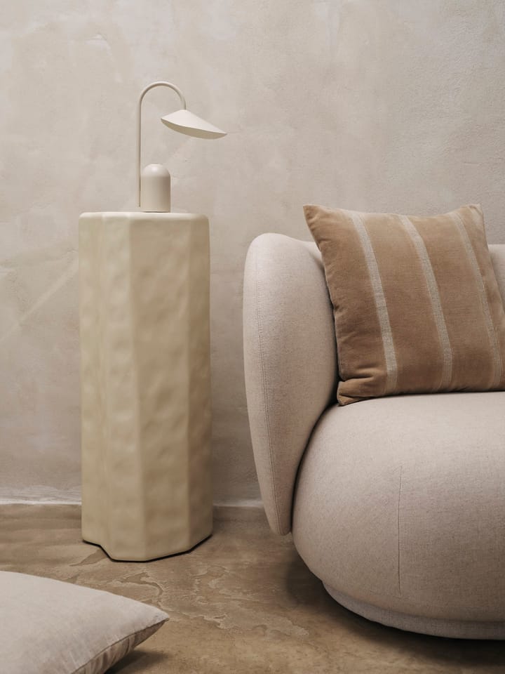 Senti Stripe kudde 50x50 cm, Dark sand-linen Ferm Living