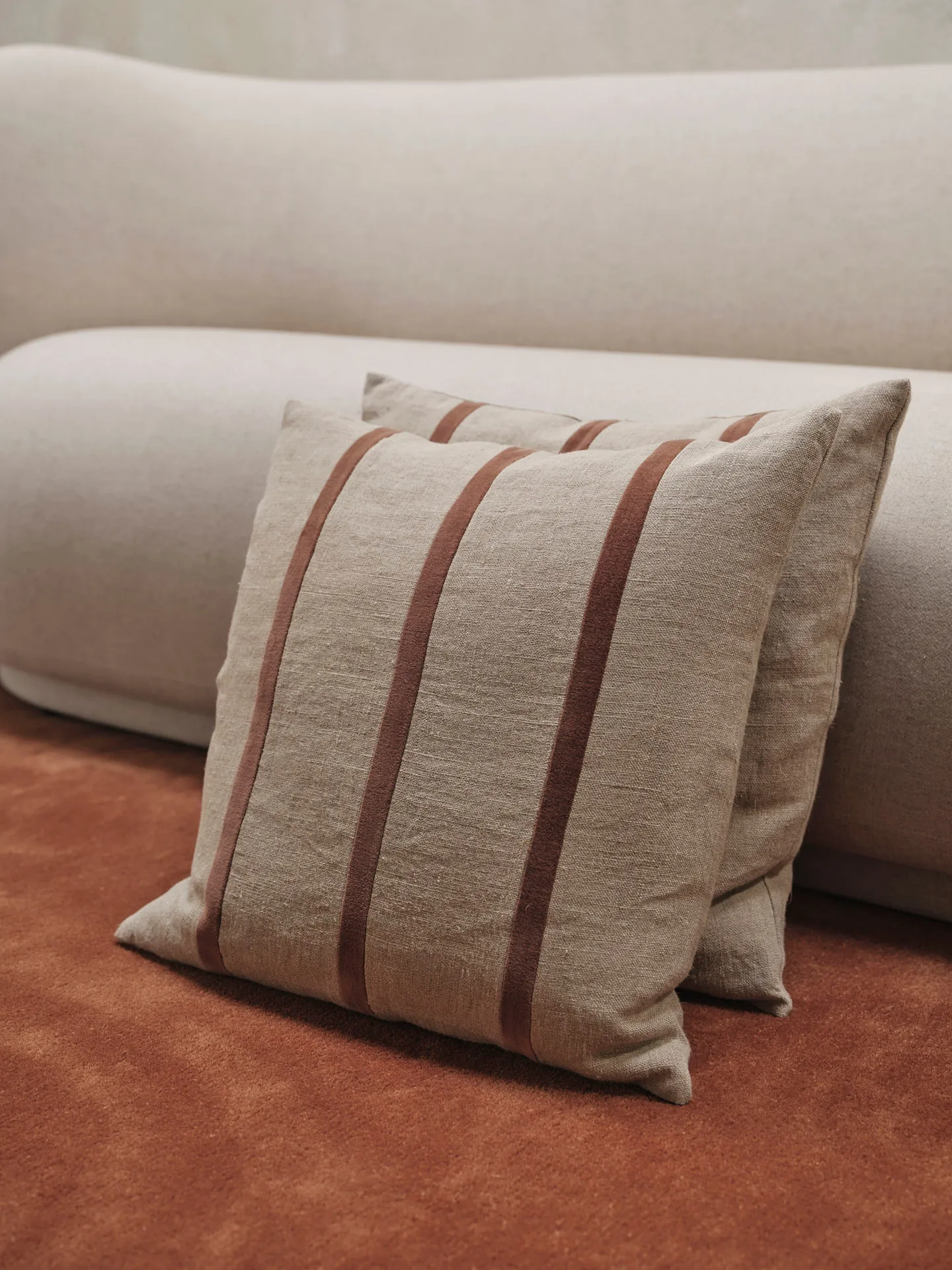 Senti Stripe kudde 50x50 cm, Linen-carob brown Ferm Living