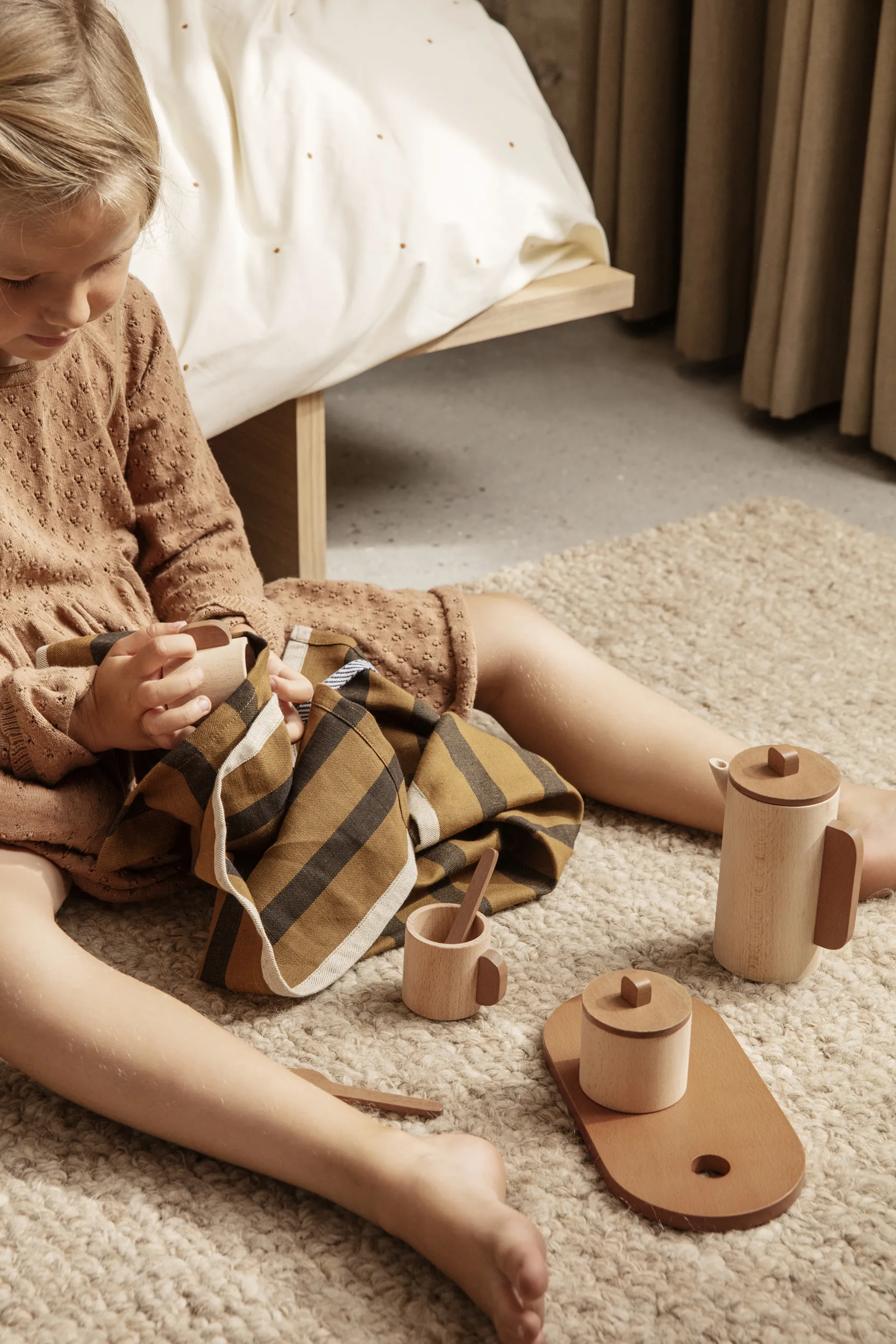 Shade Loop matta S 140x200 cm, Beige Ferm Living