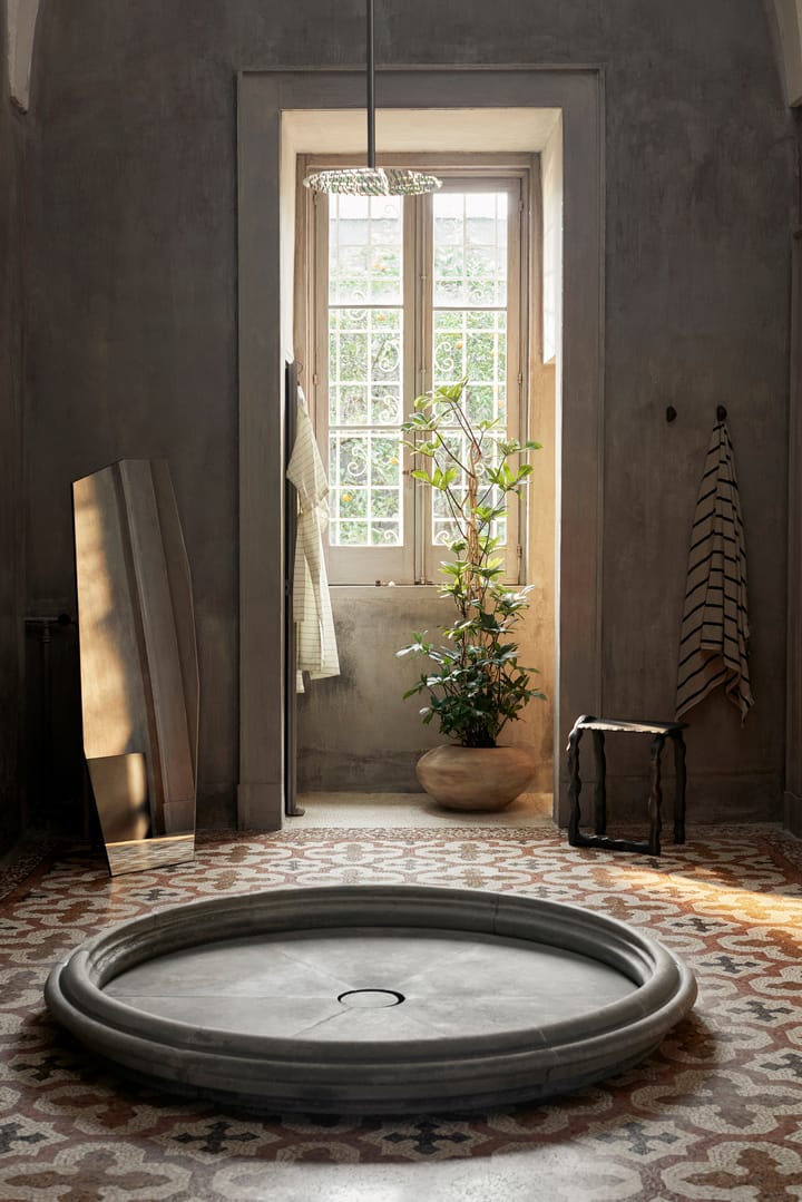Shard golvspegel 57,8x165 cm, Black Ferm Living