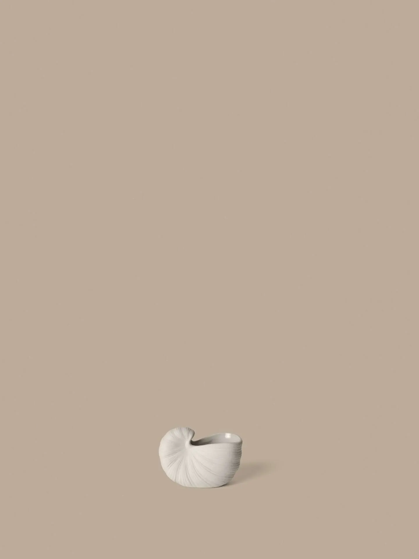 Shell pot, Off-white, 11x5,5x7,7 cm Ferm Living