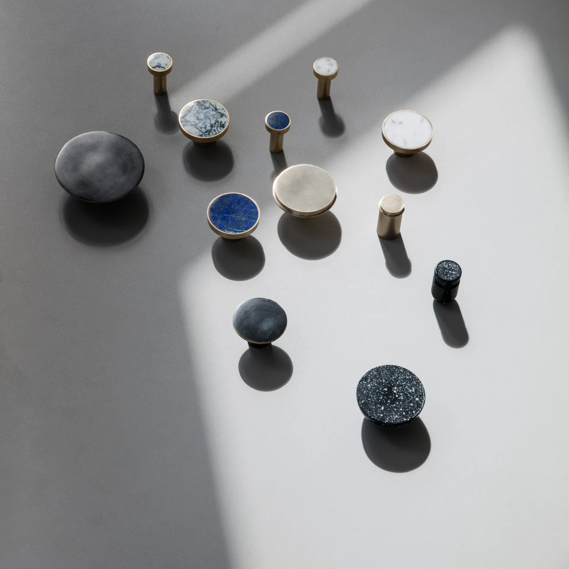 Stone krok liten, vit marmor-mässing Ferm Living