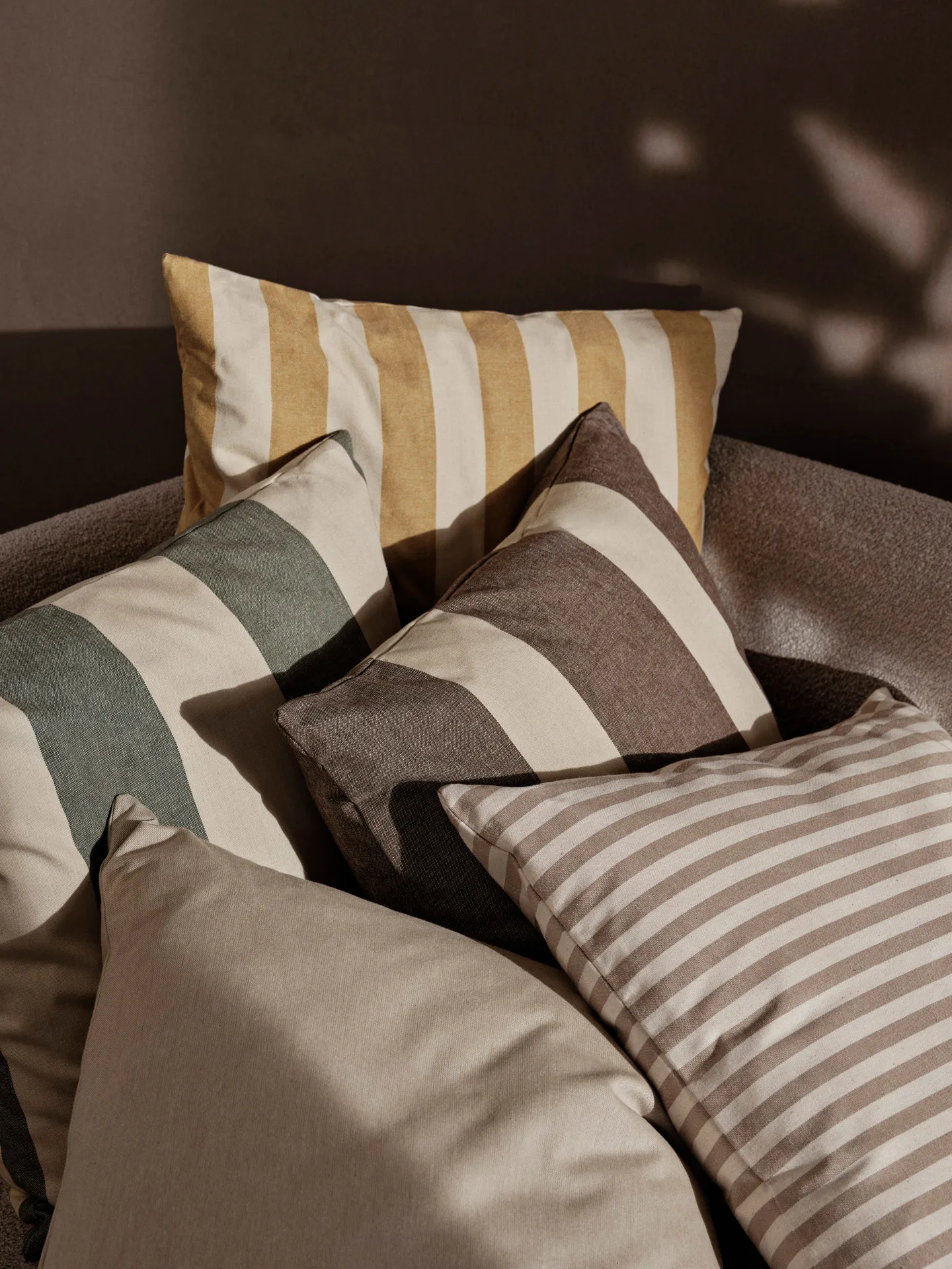 Strand outdoor kuddfodral 50x50 cm, Carob brown-parchment Ferm Living