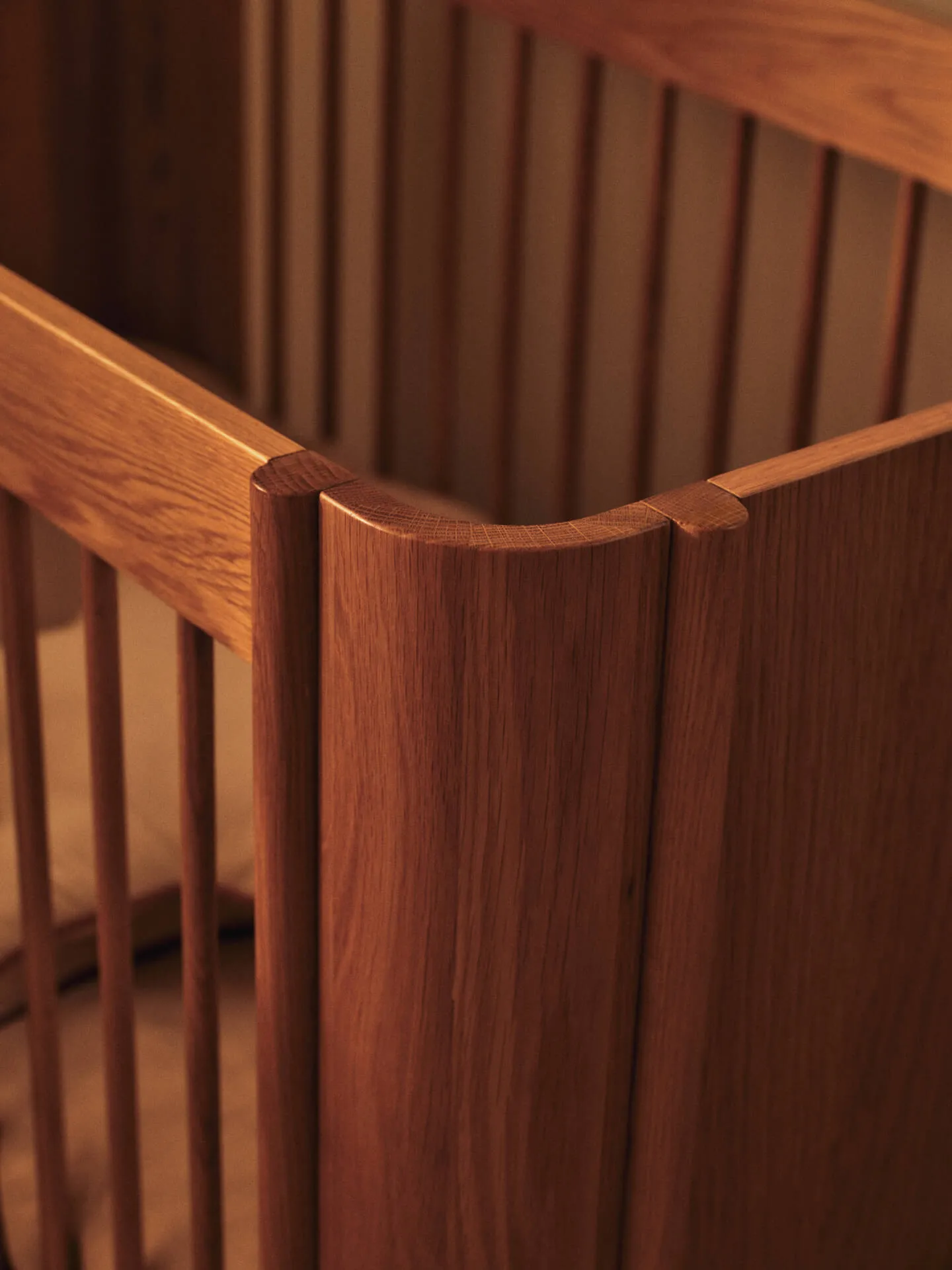 Tilu spjälsäng, Natural oak, 129x68,5x80 cm Ferm Living