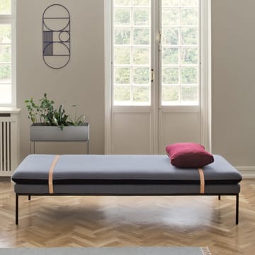 Turn Dagbädd - tyg fiord by kvadrat rust, svart stativ - Ferm Living