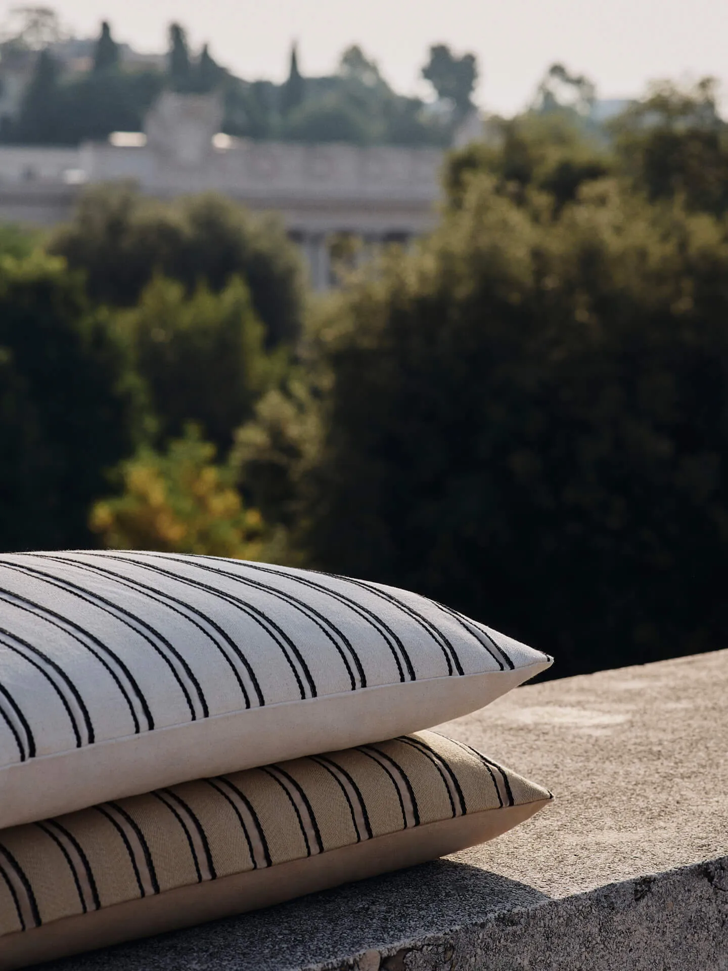 Twill kuddfodral 40x60 cm, Off-white-black Ferm Living