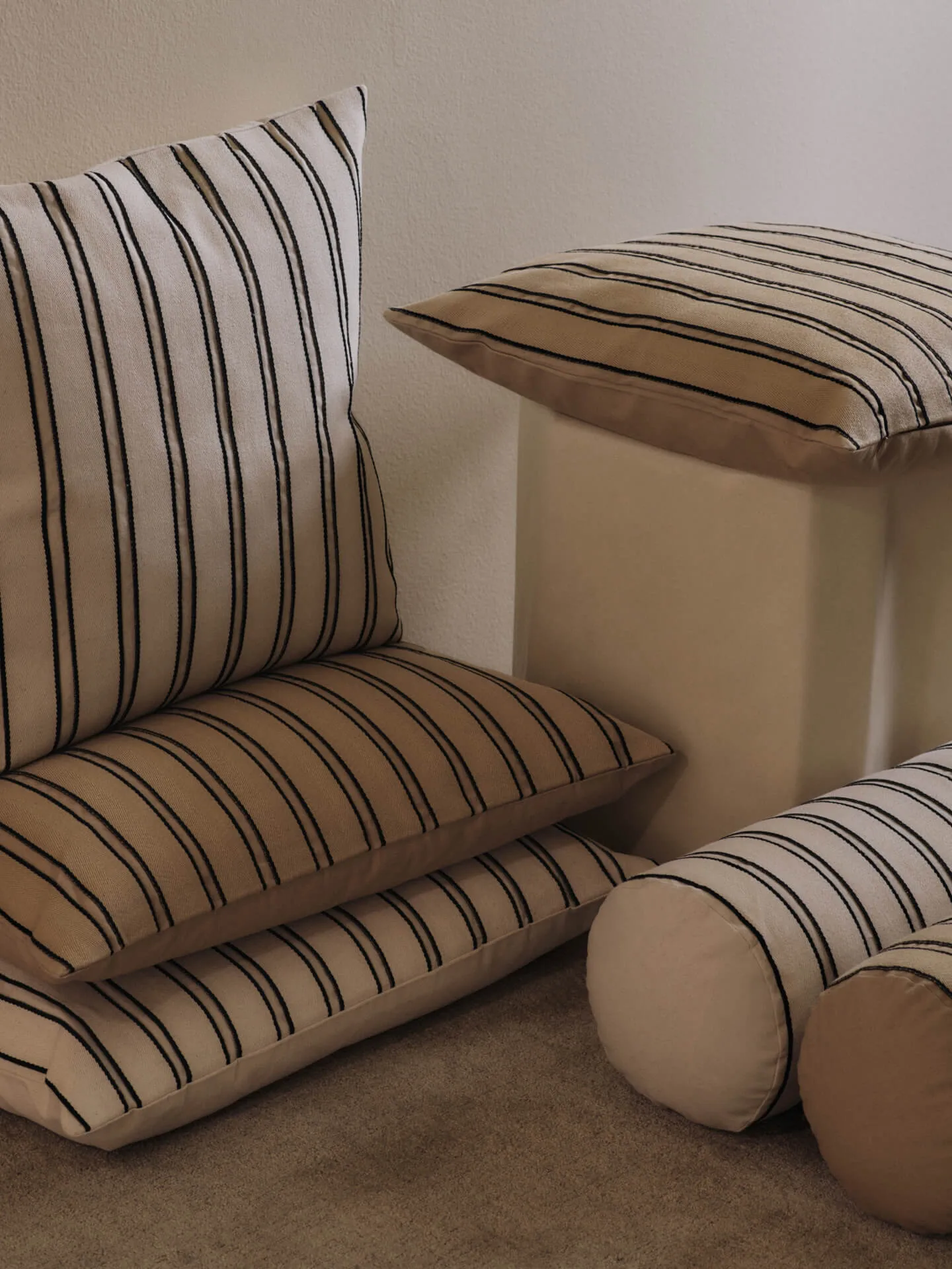 Twill kuddfodral 50x50 cm, Off-white-black Ferm Living