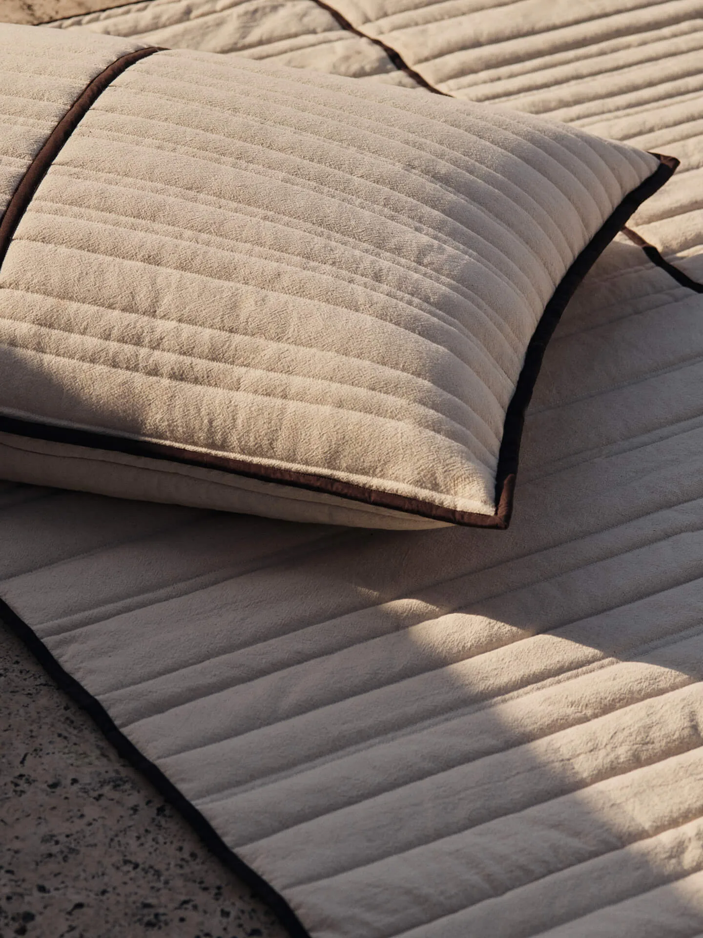 Vari quiltad kudde 60x80 cm, Natural-dark chocolate Ferm Living