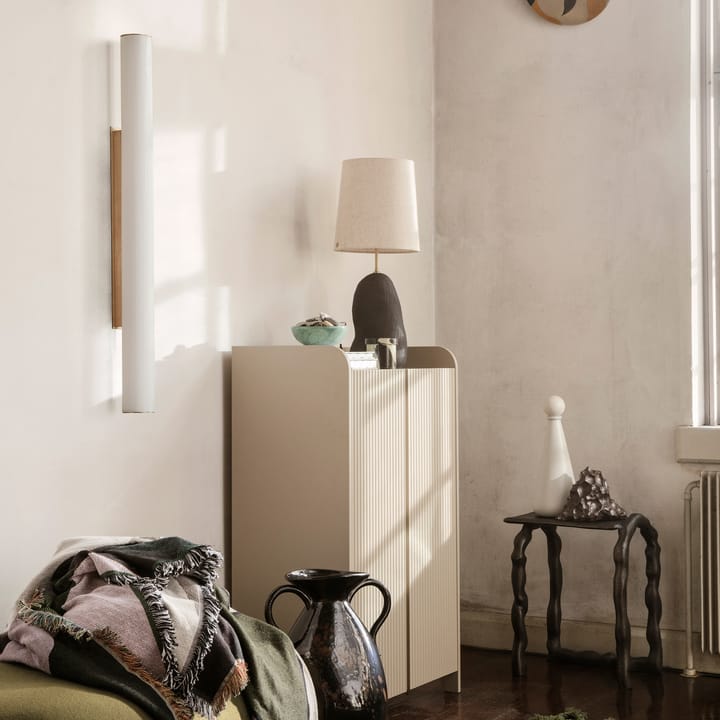 Vuelta vägglampa 100 cm, Vit-m�ässing Ferm Living