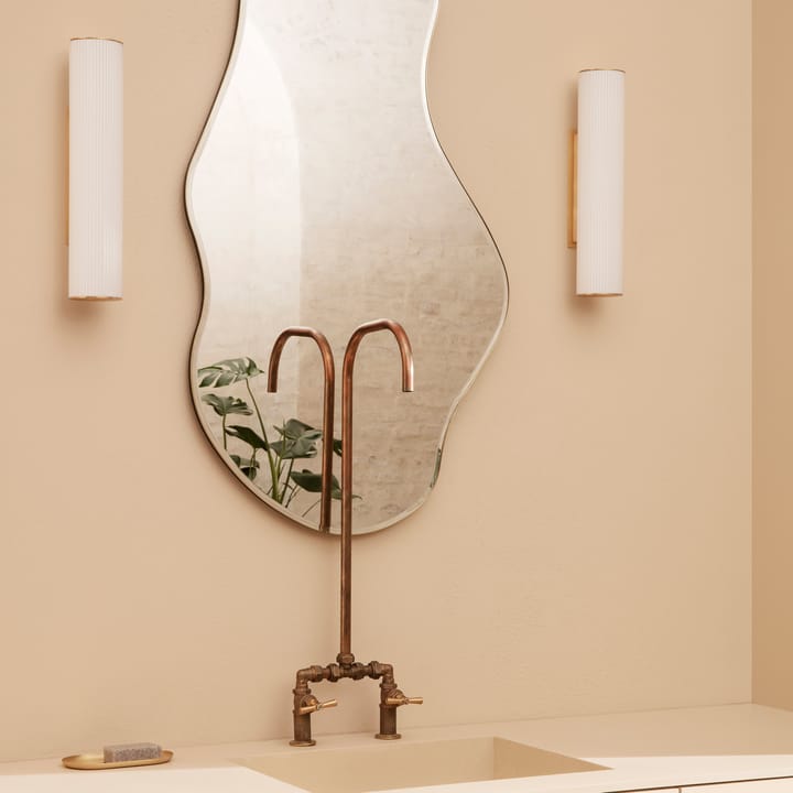 Vuelta vägglampa 40 cm, Vit-mässing Ferm Living