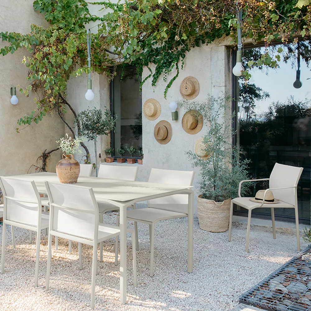 Cadiz karmstol, clay grey Fermob