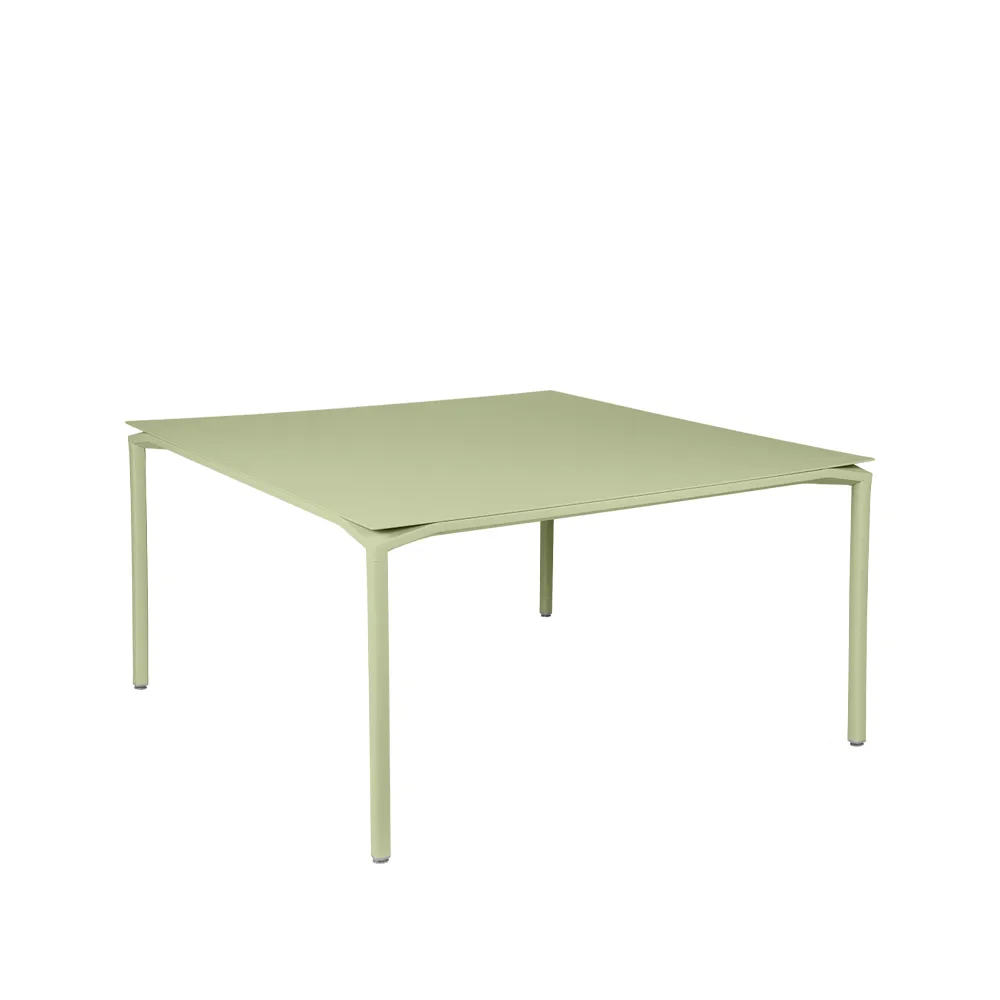 Calvi bord kvadratiskt 140x140 cm, Willow green (grön) Fermob