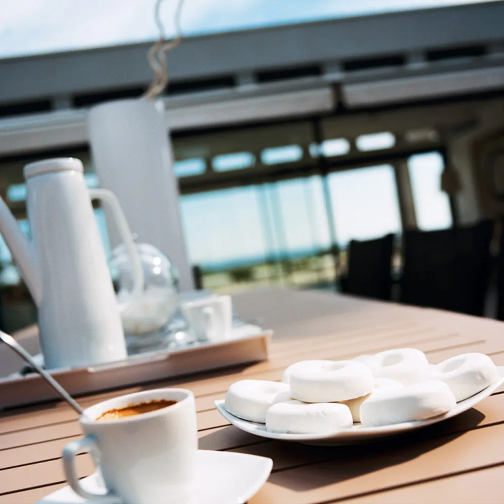 Costa matbord med iläggsskiva, cotton white Fermob