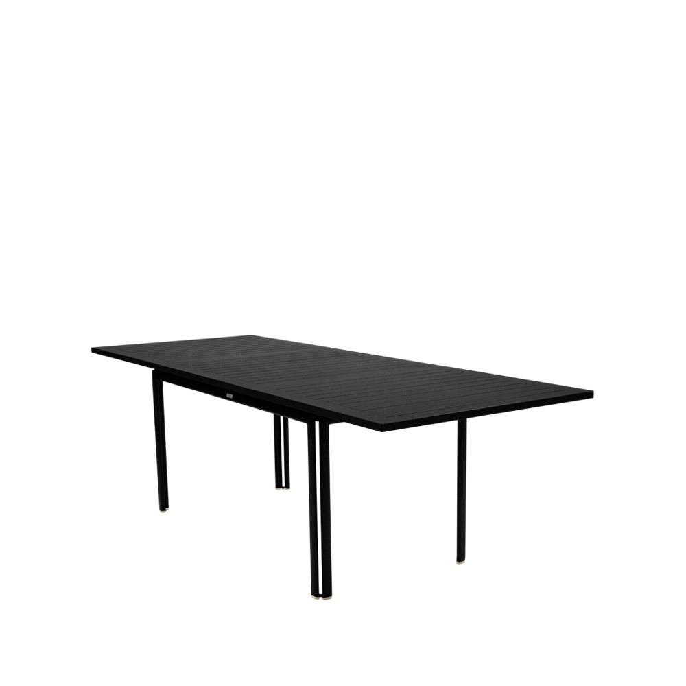 Fermob Costa matbord med iläggsskiva liquorice | Skandinavisk Design | Trädgårdsbord | Svart