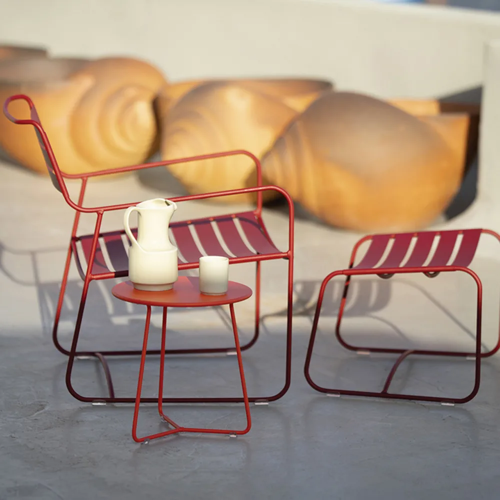 Surprising karmstol låg, anthracite Fermob