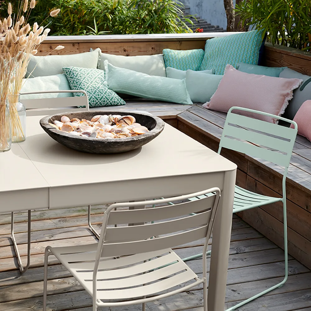 Surprising stol, deep blue Fermob