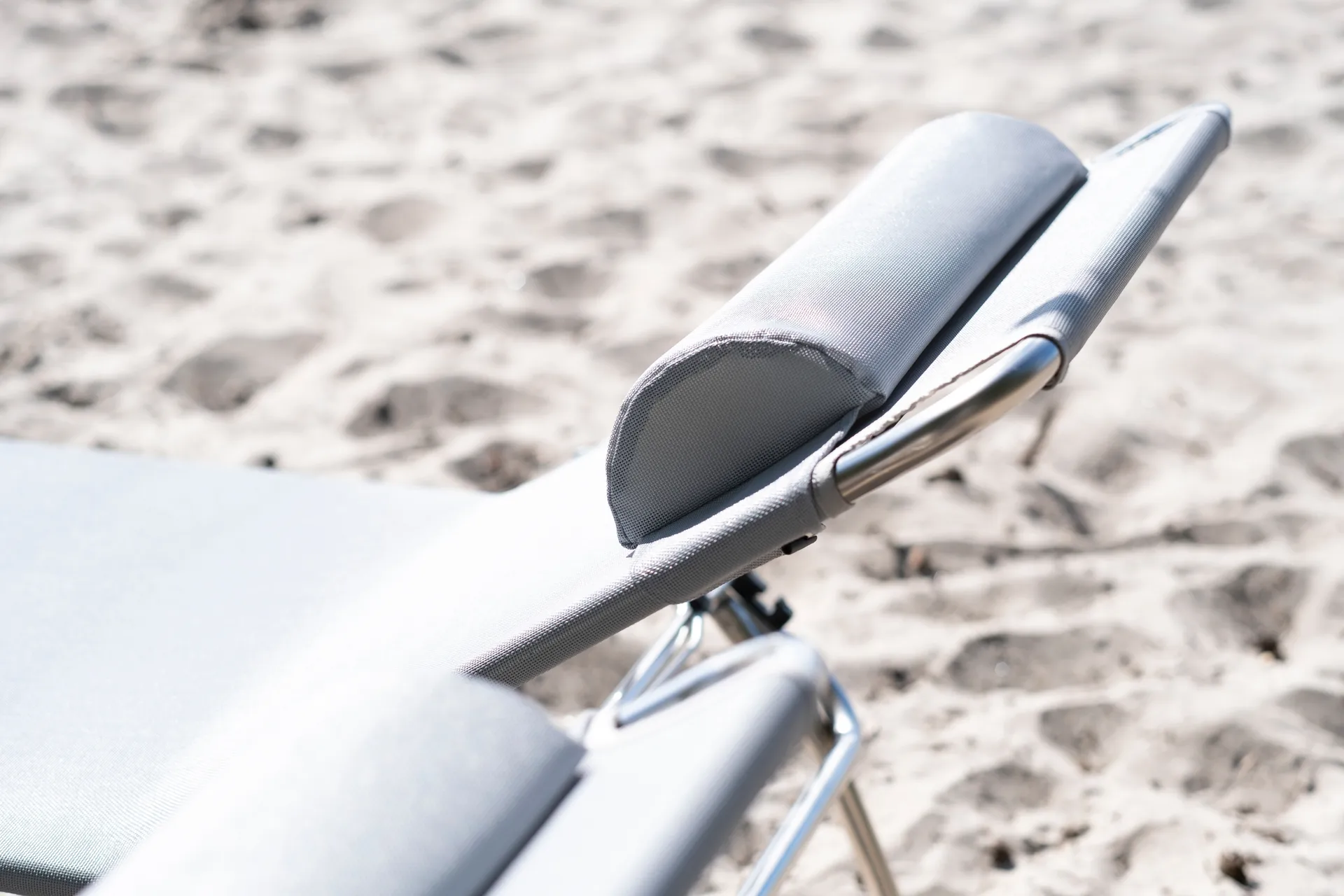 Amigo/Samba nackkudde, Textaline grey Fiam