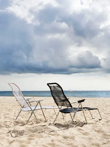 Spaghetti solstol med fotstöd - Black - Fiam