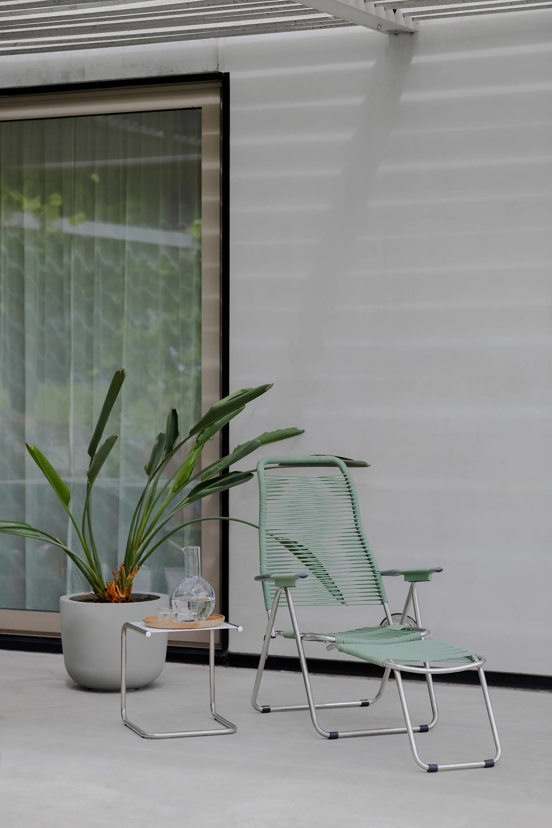 Spaghetti solstol med fotstöd, Sage green Fiam