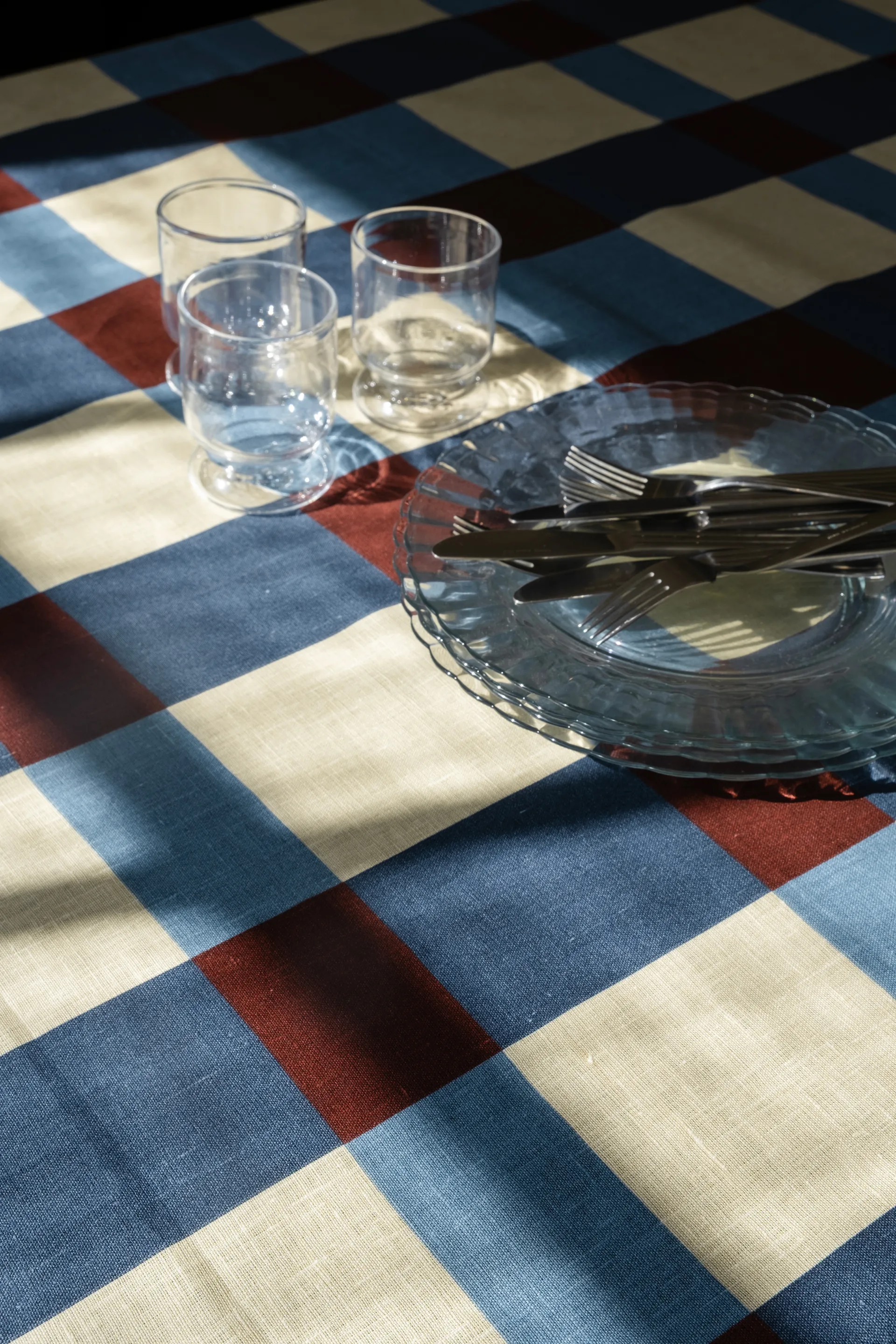 Fält bordsduk 149x250 cm, Plum Fine Little Day