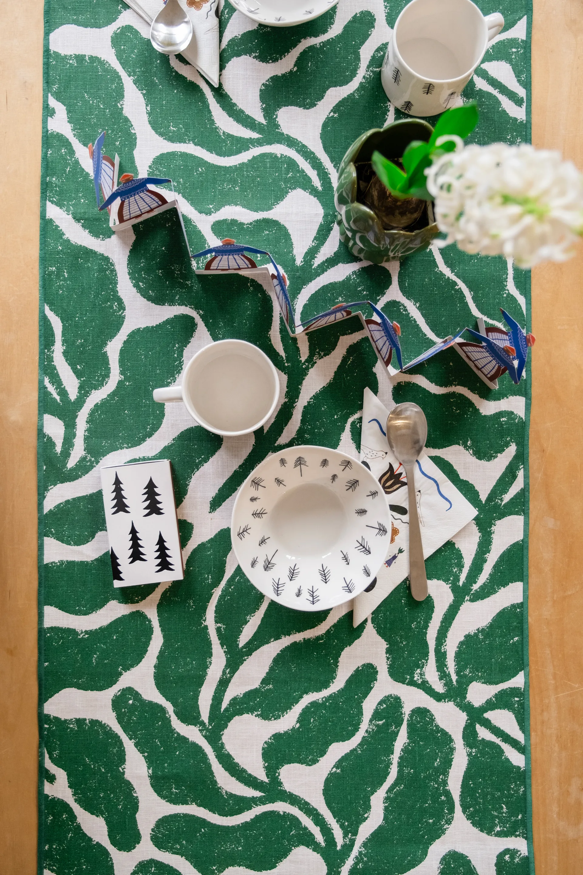 Leaves löpare 45x180 cm, Green Fine Little Day