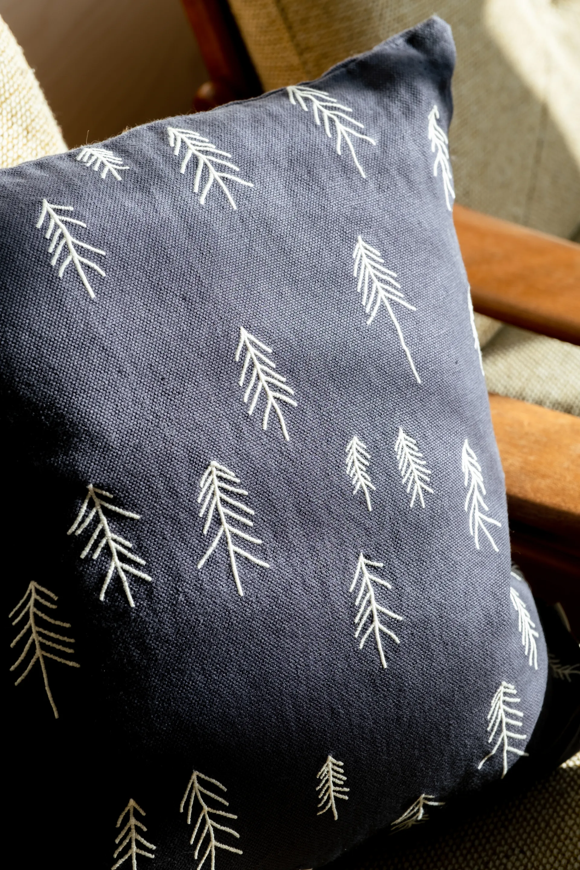 Tall kuddfodral 48x48 cm, Antracitblå Fine Little Day