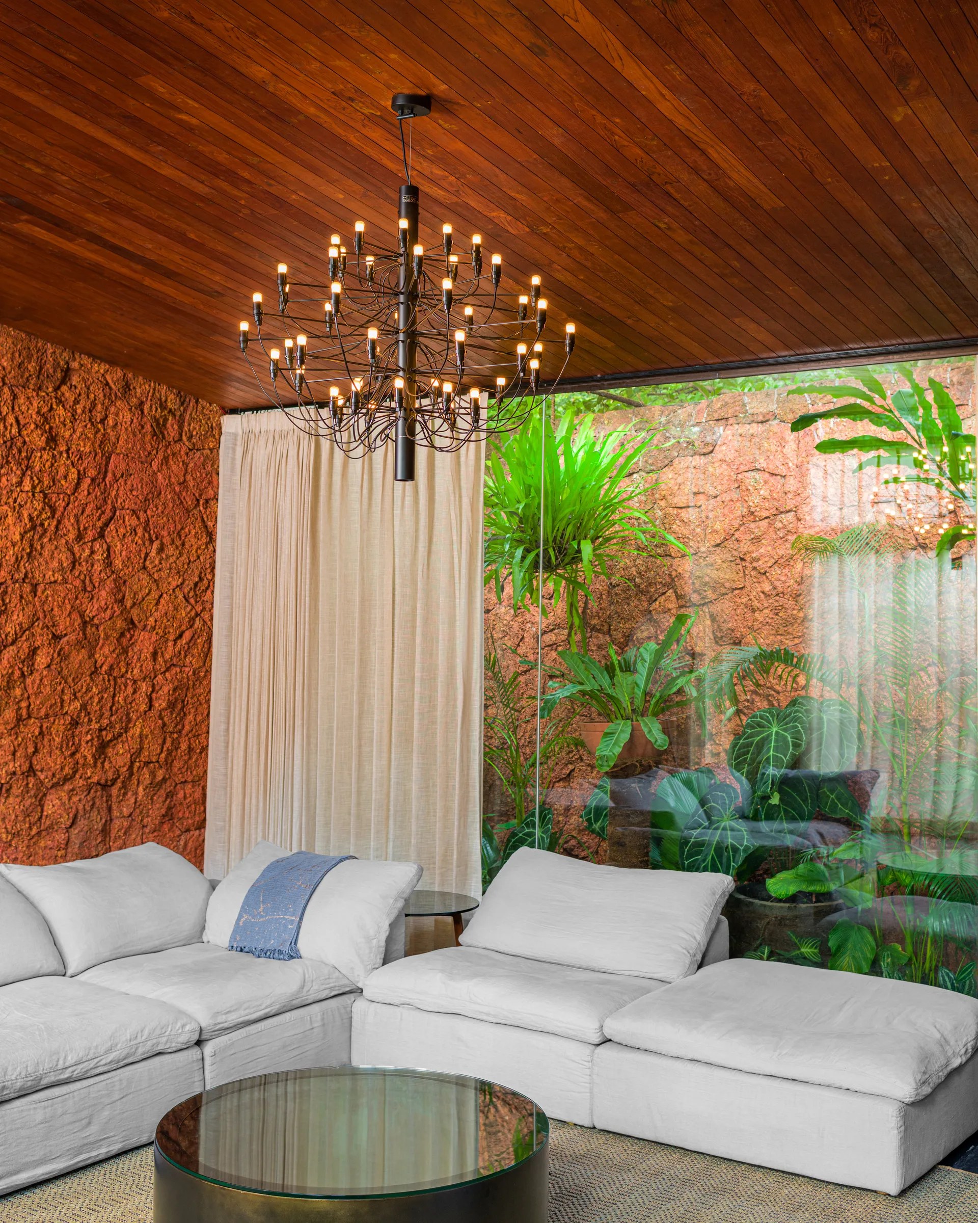 2097 Sarfatti ljuskrona, Mattsvart 50 lampor Flos