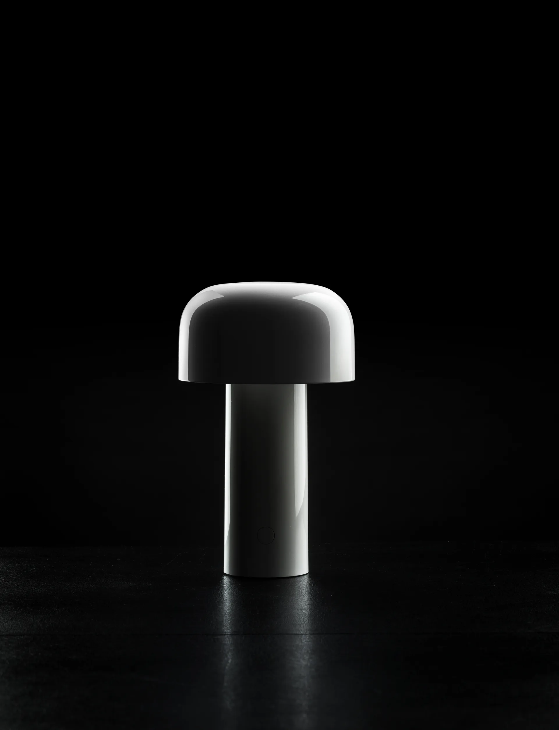 Bellhop bordslampa portabel, White, IP54 (inom/utomhus) Flos