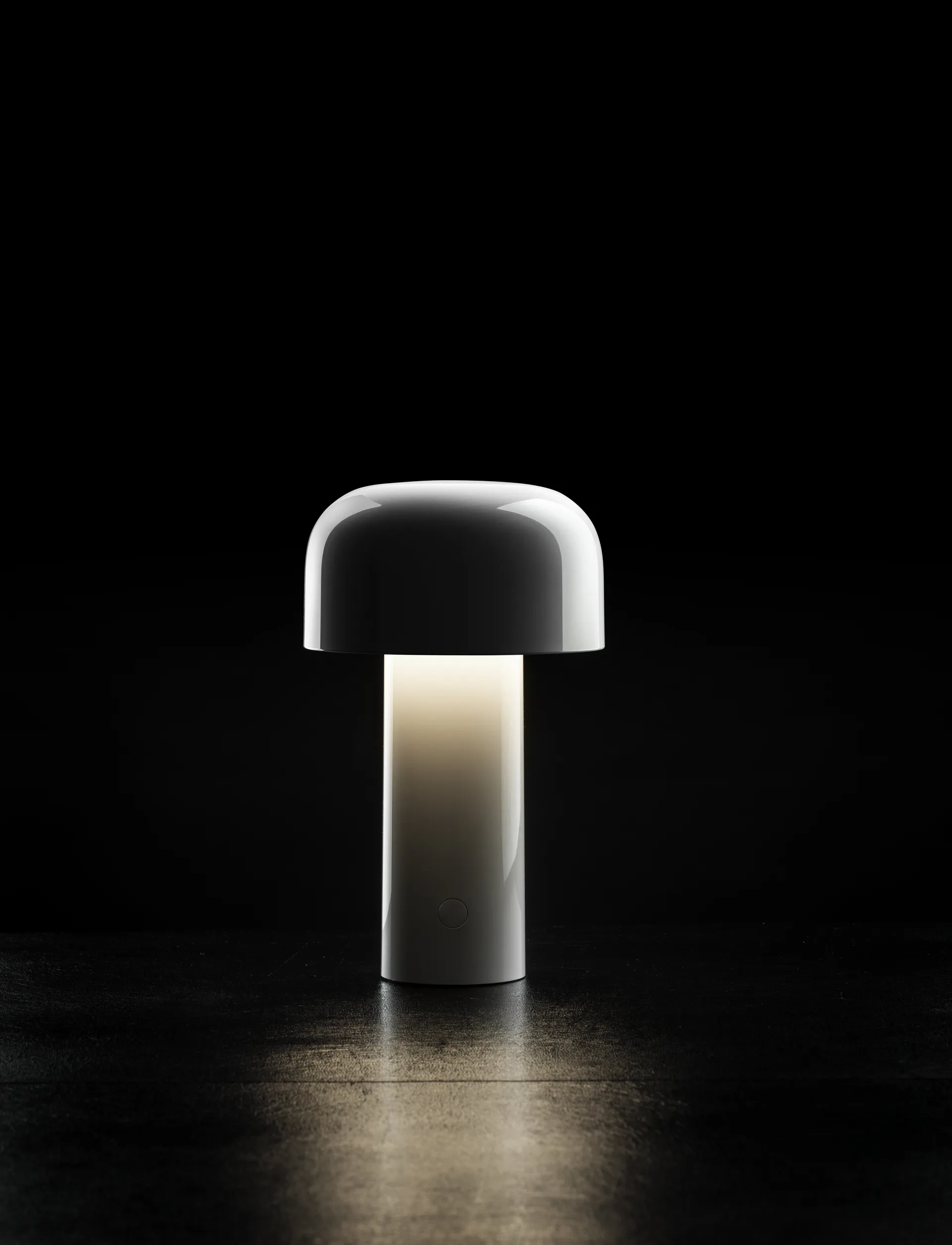 Bellhop bordslampa portabel, White, IP54 (inom/utomhus) Flos