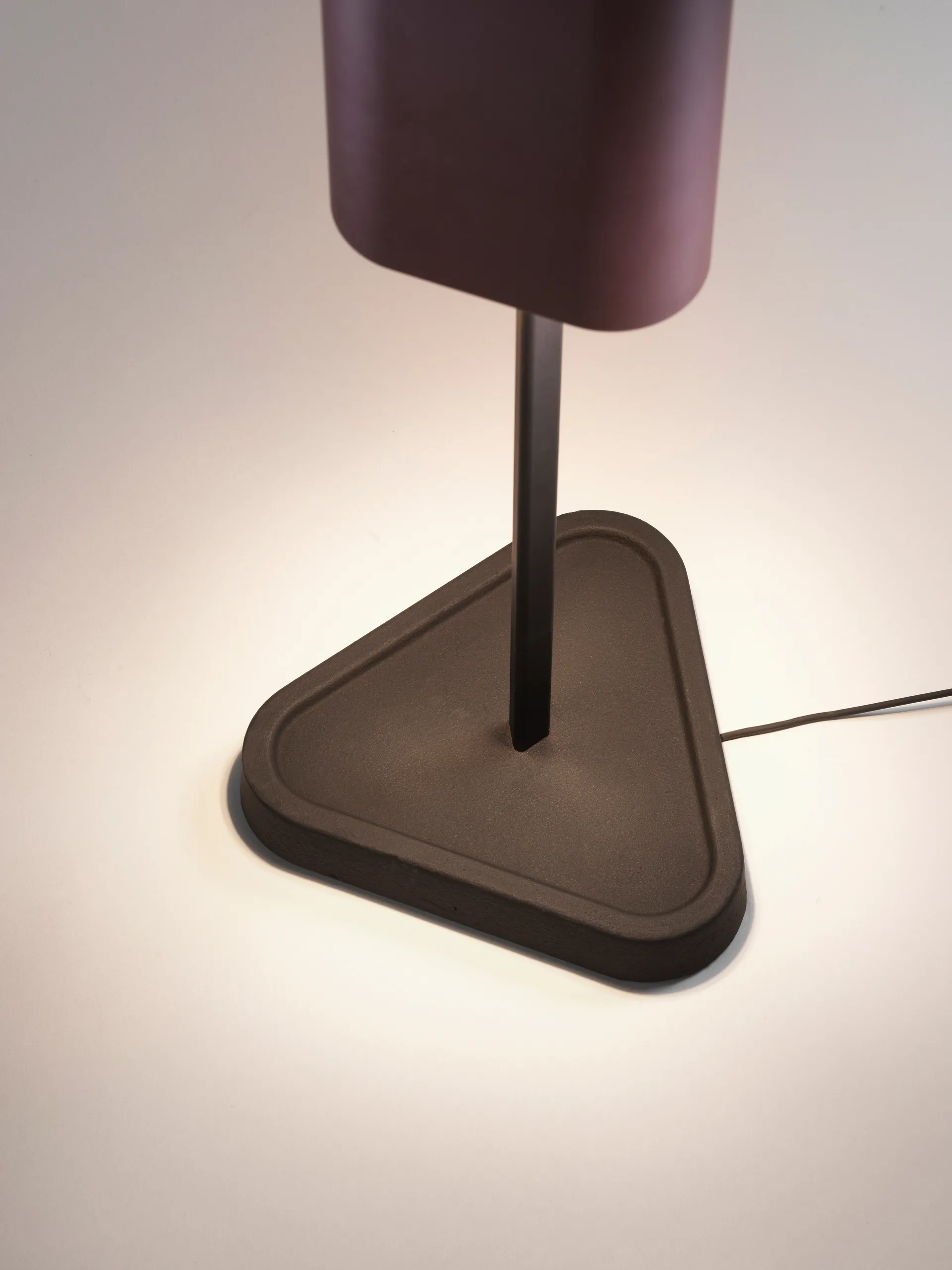 EMI bordslampa 114 cm, Deep red Flos