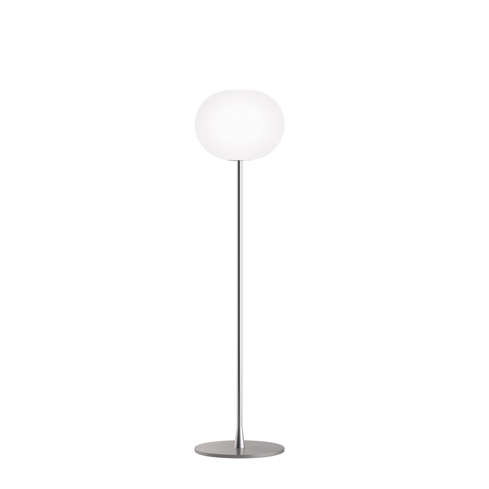 Flos Glo-ball F1 golvlampa vitt opalglas, matt silverstativ