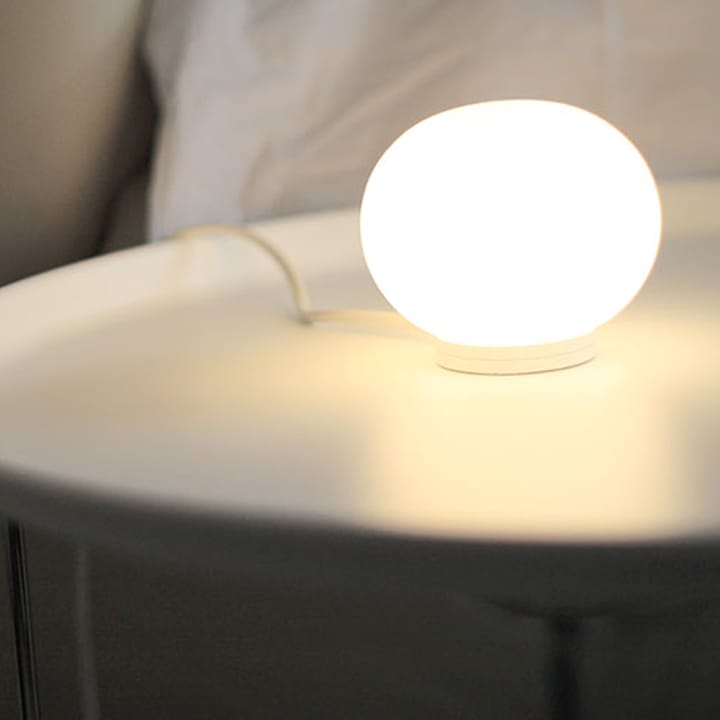 Glo-Ball Mini T bordslampa - vitt opalglas - Flos
