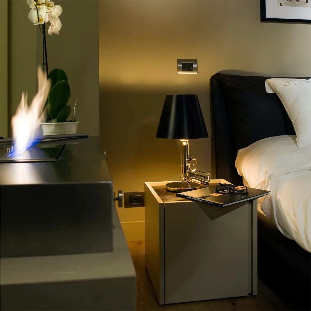 Gun Bedside bordslampa, Guld Flos