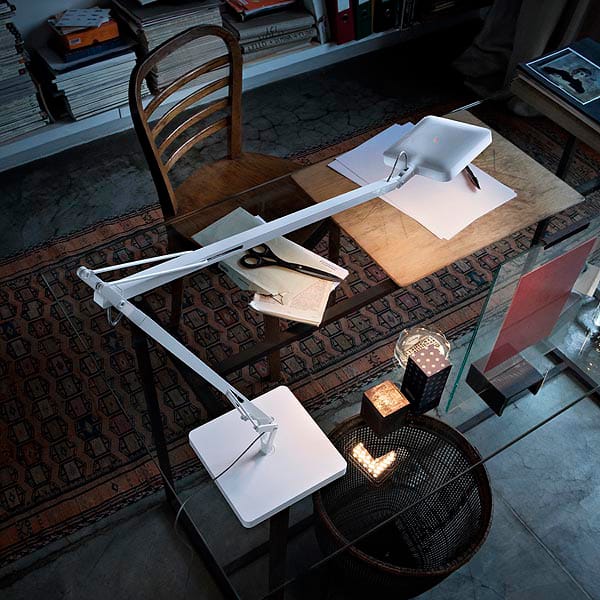 Kelvin T LED bordslampa, antracit Flos