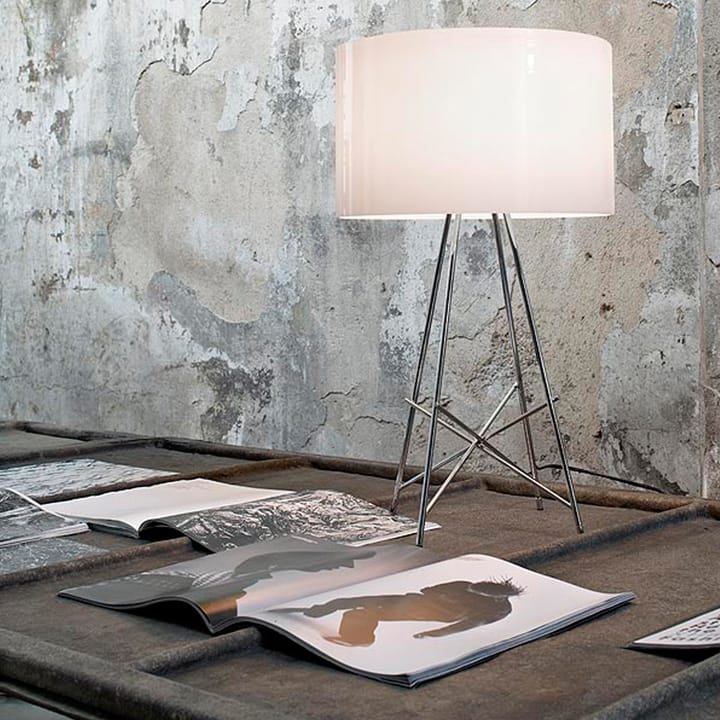 Ray T bordslampa, svart/krom Flos