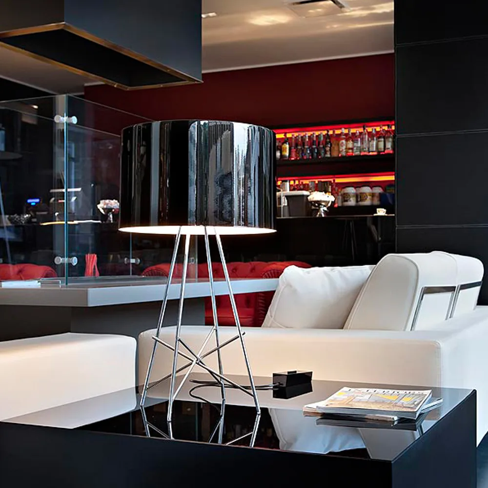 Ray T bordslampa, Vit-krom Flos