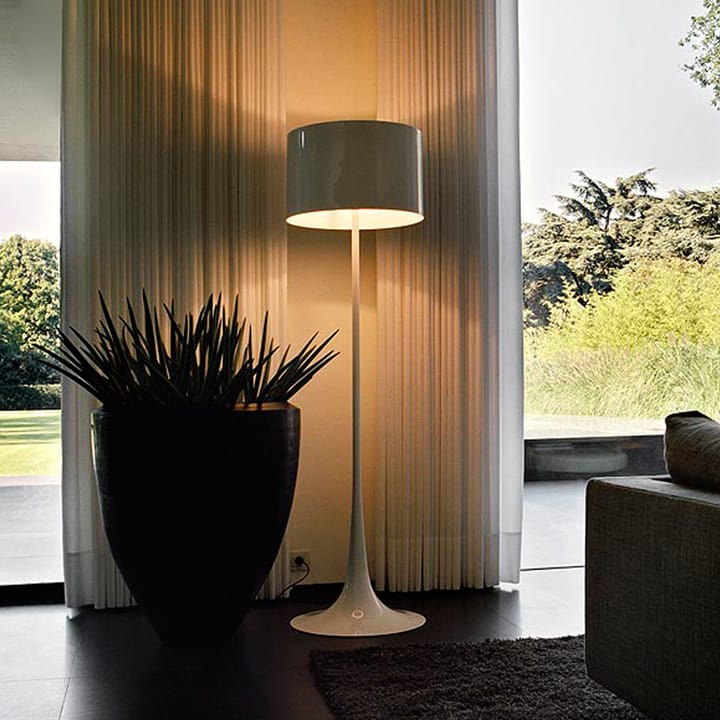 Spun Light F golvlampa, svart Flos