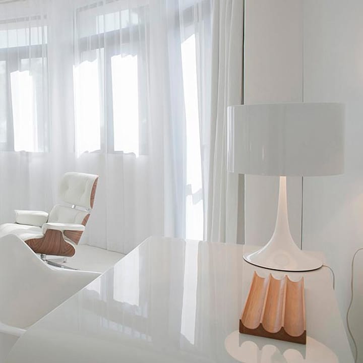 Spun Light T2 bordslampa, svart Flos