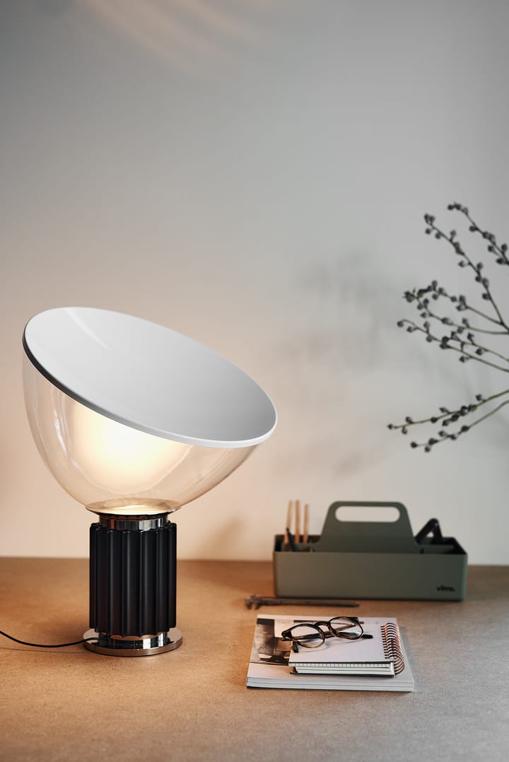 Taccia Small bordslampa LED 48,5 cm - svart, glaskupa - Flos