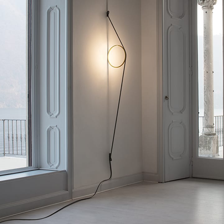 Wirering vägglampa, rosa/grå Flos