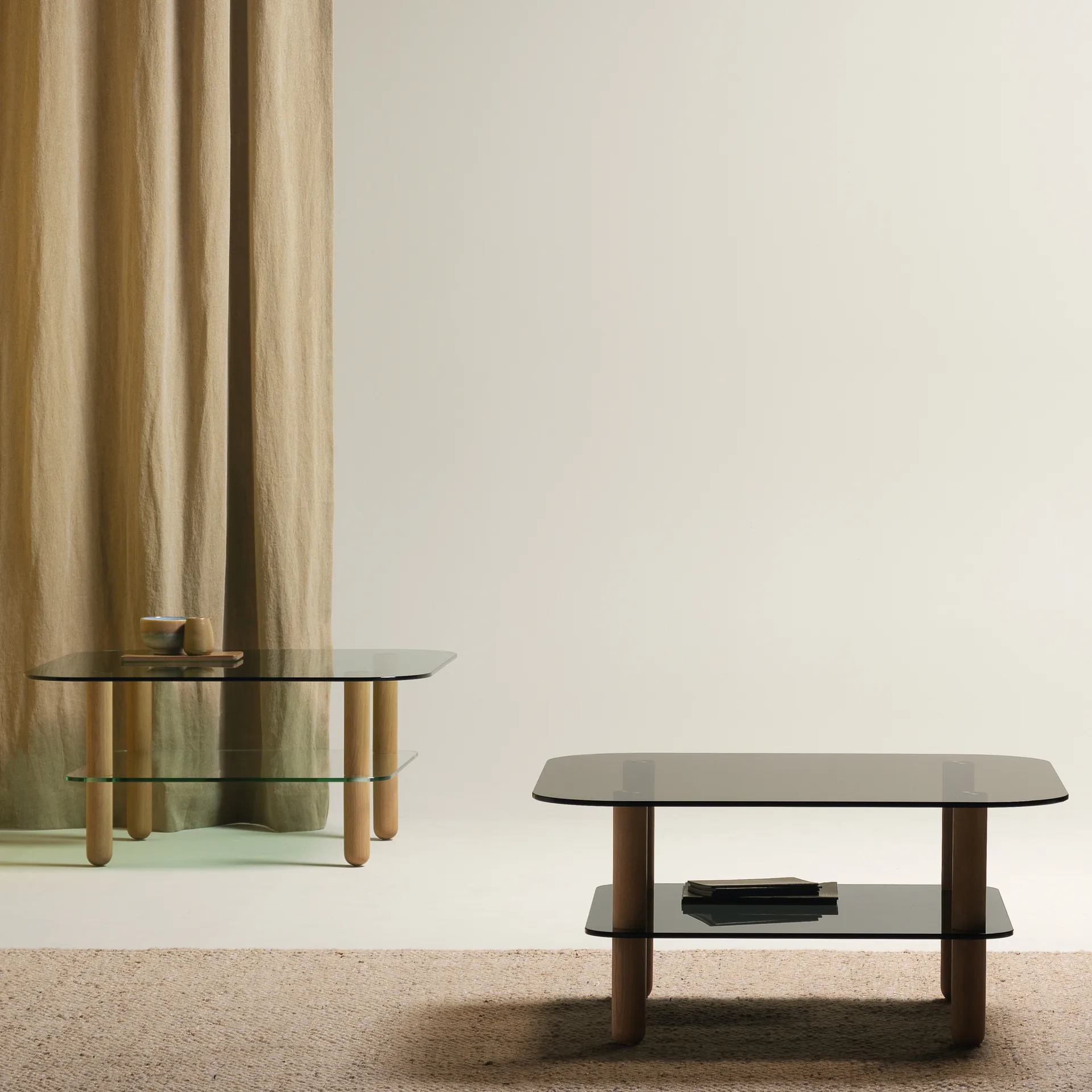 Big Sur soffbord, mörkblå, svartbetsade ekben Fogia