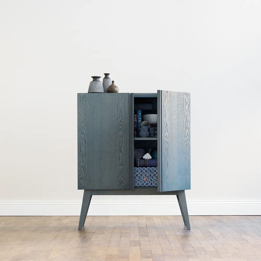 Boss skåp, Gråbetsad ek-lågt-kalksten Fogia