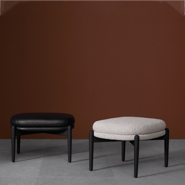 Embrace ottoman ekben, läder vintage cognac, lackad Fogia