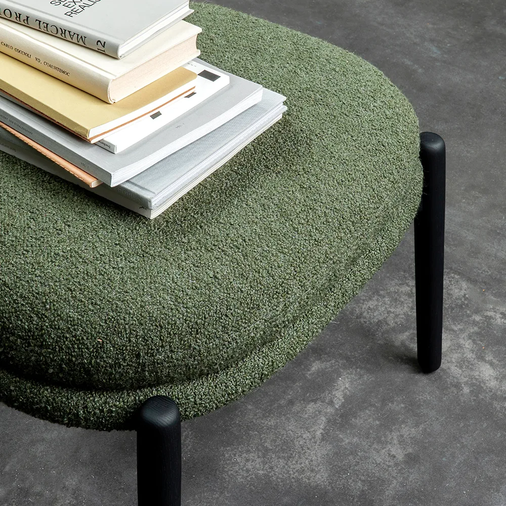 Embrace ottoman ekben, tyg Barnum pine 9 , lackad Fogia